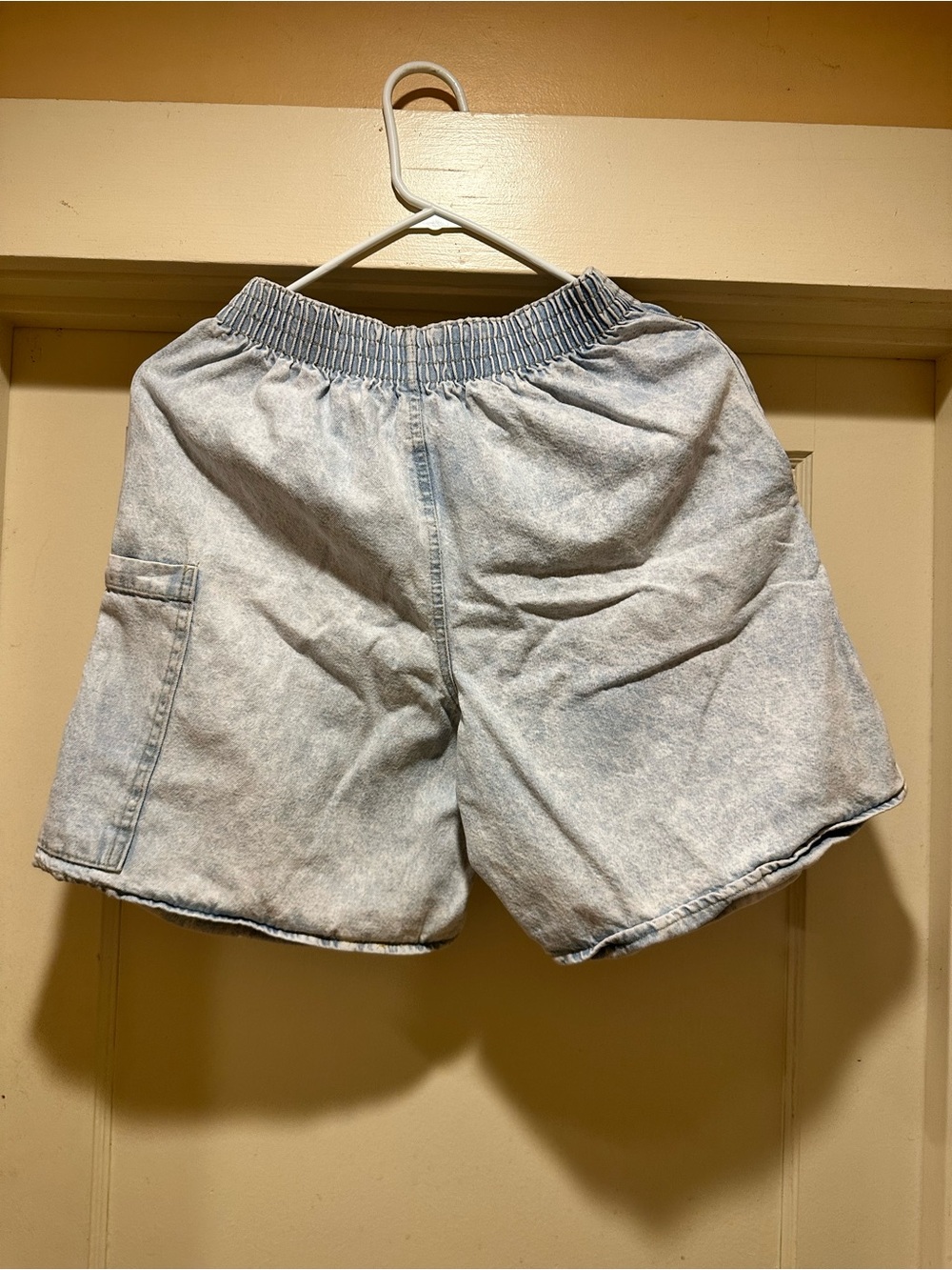 Vintage 80’s Cherokee Light Wash Blue Elastic-Waist Jean Shorts, Size 6